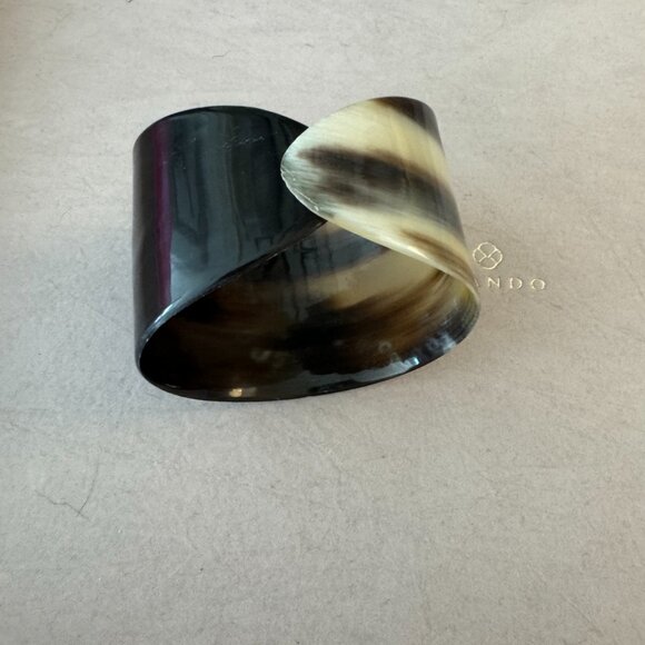 Handcrafted one of a kind tortoise colored bracelt - Picture 4 of 5